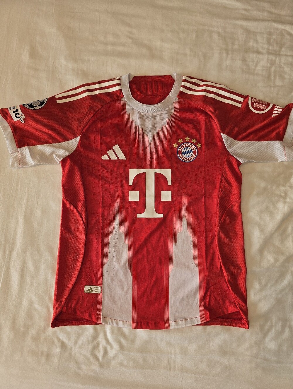Adidas Bayern Munich 2025/26 home jersey Michael Olise